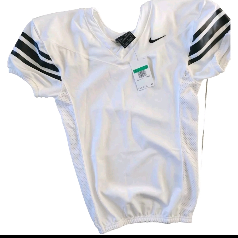 Nike Team:  Kids  Boys : Size Xl : Football Tee Shirt : BRAND NEW  : ORIG $70.00